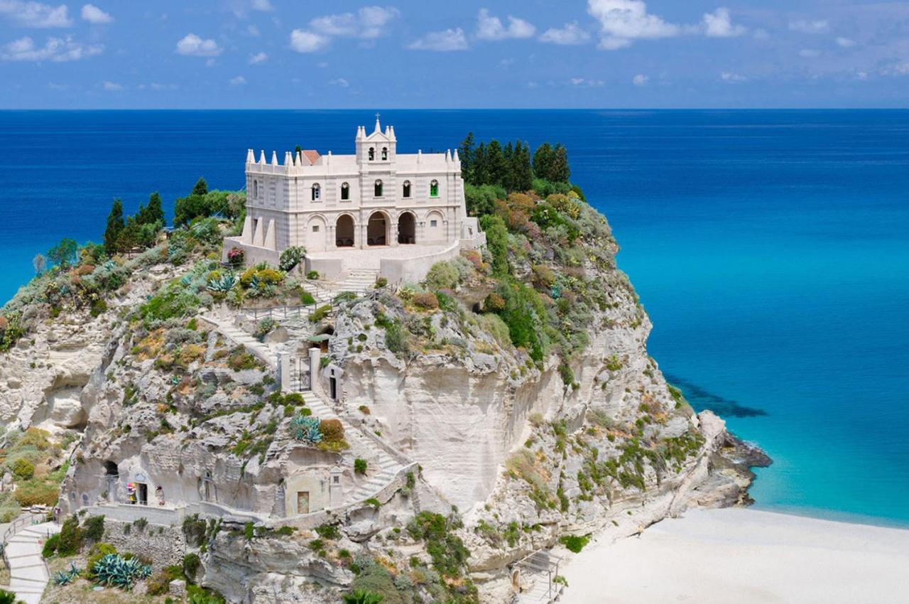 Tropea Holiday House エクステリア 写真
